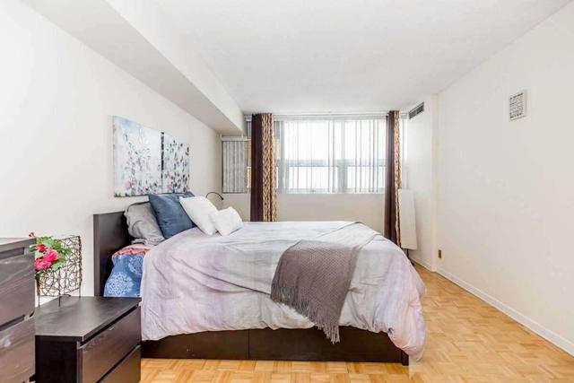 2303 - 8 Lisa St, Condo with 2 bedrooms, 2 bathrooms and 2 parking in Brampton ON | Image 7