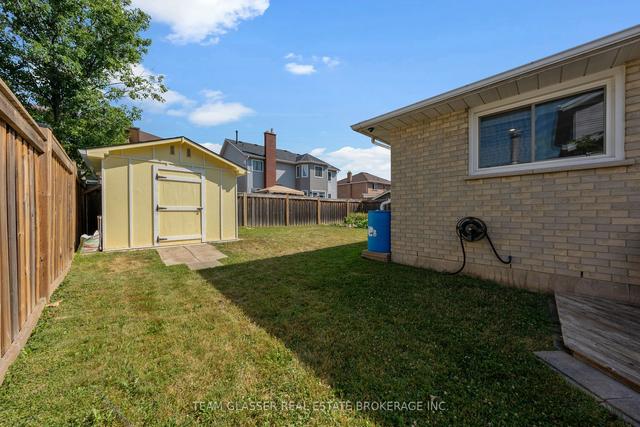 28 Blackfriar Lane S, House detached with 2 bedrooms, 2 bathrooms and 3 parking in Brantford ON | Image 29
