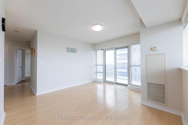 809 - 215 Queen St E, Condo with 2 bedrooms, 1 bathrooms and 1 parking in Brampton ON | Image 5