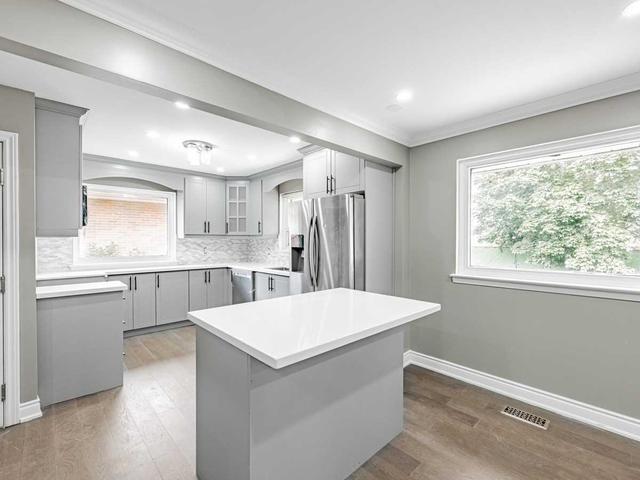 88 Centre St S, House detached with 3 bedrooms, 4 bathrooms and 5 parking in Brampton ON | Image 32