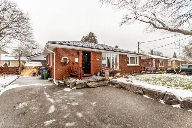 10 Sumac Place, House detached with 3 bedrooms, 1 bathrooms and 4 parking in Guelph ON | Image 3