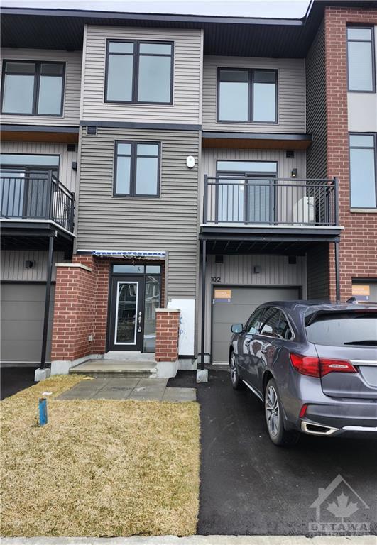 102 Venasque Private, Townhouse with 2 bedrooms, 3 bathrooms and 2 parking in Ottawa ON | Image 1