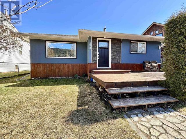 3952 Broadway Avenue, House detached with 2 bedrooms, 1 bathrooms and null parking in Smithers BC | Image 1