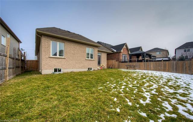 70 Lambert Cres Court, House detached with 4 bedrooms, 2 bathrooms and null parking in Brantford ON | Image 41