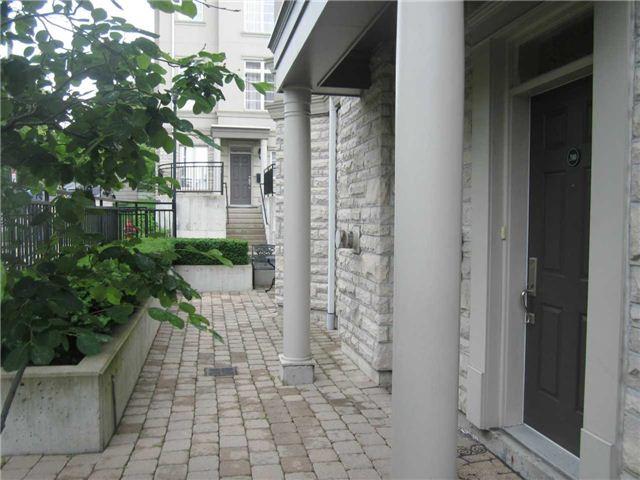 310 - 51 York Mills Rd, Townhouse with 3 bedrooms, 3 bathrooms and 2 parking in Toronto ON | Image 3