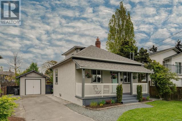 188 Cadillac Ave, House detached with 2 bedrooms, 2 bathrooms and 1 parking in Saanich BC | Card Image