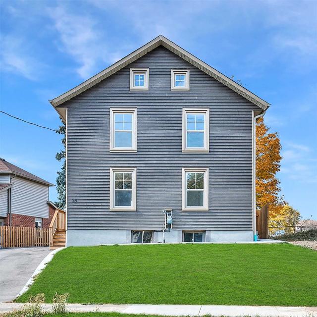 28 Burgetz Ave, House detached with 3 bedrooms, 3 bathrooms and 5 parking in Kitchener ON | Image 12