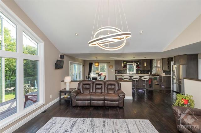 47 O7a Road, House detached with 5 bedrooms, 3 bathrooms and 8 parking in Rideau Lakes ON | Image 5