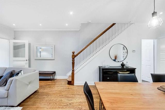 162 Spruce St, House semidetached with 3 bedrooms, 3 bathrooms and 2 parking in Toronto ON | Image 2