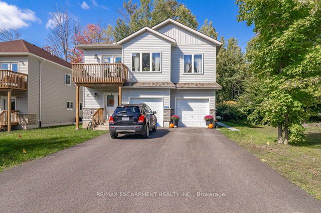 640 Wagner St, House detached with 5 bedrooms, 3 bathrooms and 6 parking in Gravenhurst ON | Image 1