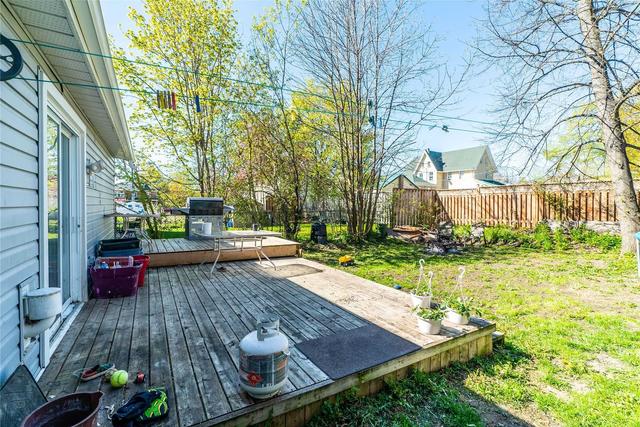 7 Sussex St N, House detached with 3 bedrooms, 2 bathrooms and 5 parking in Kawartha Lakes ON | Image 10