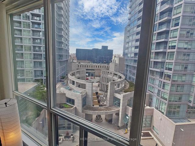 806 - 30 Holly St, Condo with 2 bedrooms, 2 bathrooms and 1 parking in Toronto ON | Image 14