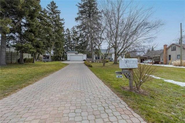 704 Niagara St, House detached with 3 bedrooms, 1 bathrooms and 4 parking in St. Catharines ON | Image 20