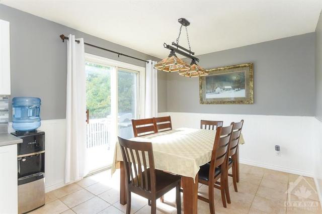 b - 2556 Old Carriage Court, Home with 3 bedrooms, 1 bathrooms and 3 parking in Ottawa ON | Image 5