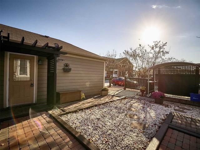 38 Gas Lamp Lane, House attached with 3 bedrooms, 3 bathrooms and 5 parking in Markham ON | Image 22