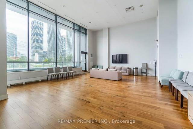 303 - 2212 Lake Shore Blvd W, Condo with 2 bedrooms, 2 bathrooms and 1 parking in Toronto ON | Image 17