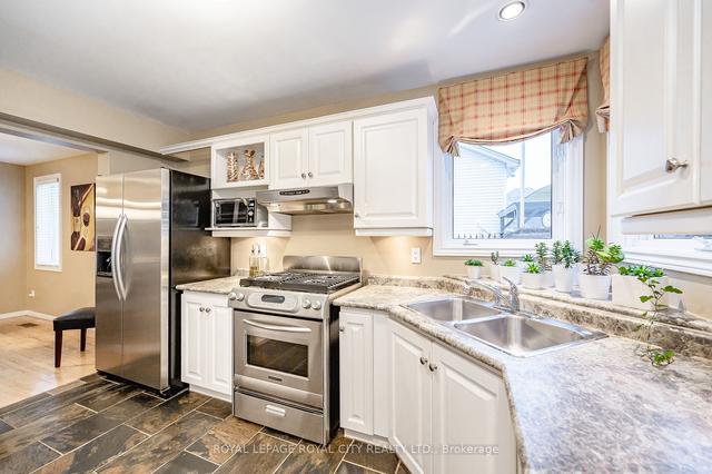 42 Peartree Cres, House detached with 3 bedrooms, 4 bathrooms and 6 parking in Guelph ON | Image 9