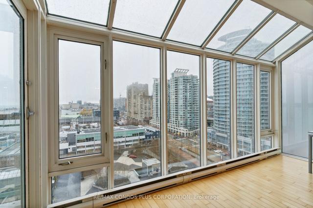 1102 - 211 Queens Quay W, Condo with 2 bedrooms, 3 bathrooms and 1 parking in Toronto ON | Image 6