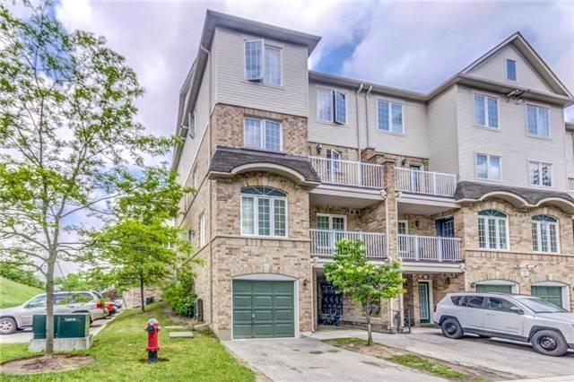 40 - 42 Pinery Tr, Townhouse with 3 bedrooms, 2 bathrooms and 1 parking in Toronto ON | Image 2