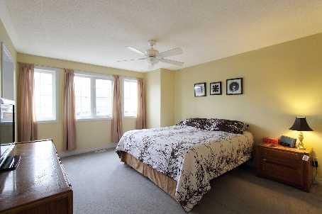 143 Dooley Cres, House attached with 3 bedrooms, 3 bathrooms and 2 parking in Ajax ON | Image 5