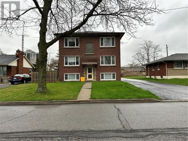 unit2 - 9 Masterson Drive, Condo with 1 bedrooms, 1 bathrooms and 1 parking in St. Catharines ON | Image 1