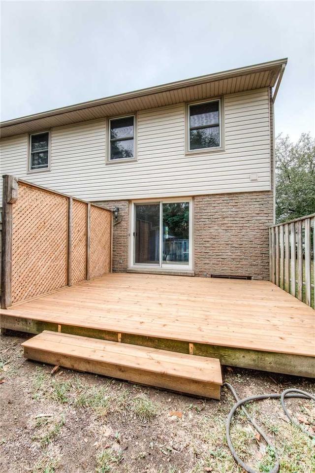 11 Grand River Blvd, Townhouse with 3 bedrooms, 2 bathrooms and 1 parking in Kitchener ON | Image 22