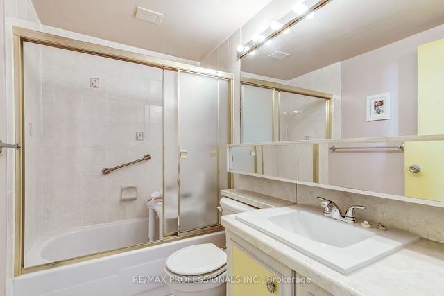 1313 - 250 Scarlett Rd, Condo with 2 bedrooms, 2 bathrooms and 1 parking in Toronto ON | Image 16