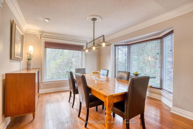 15 Chantelay Cres, House detached with 4 bedrooms, 5 bathrooms and 13 parking in Halton Hills ON | Image 3