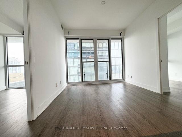 4301 - 7 Grenville St, Condo with 2 bedrooms, 2 bathrooms and 0 parking in Toronto ON | Image 2