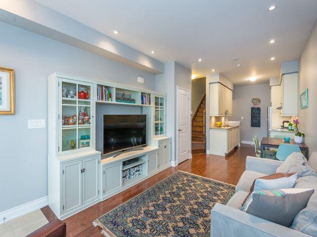 10 - 70 Hargrave Lane, Townhouse with 3 bedrooms, 3 bathrooms and 1 parking in Toronto ON | Image 2