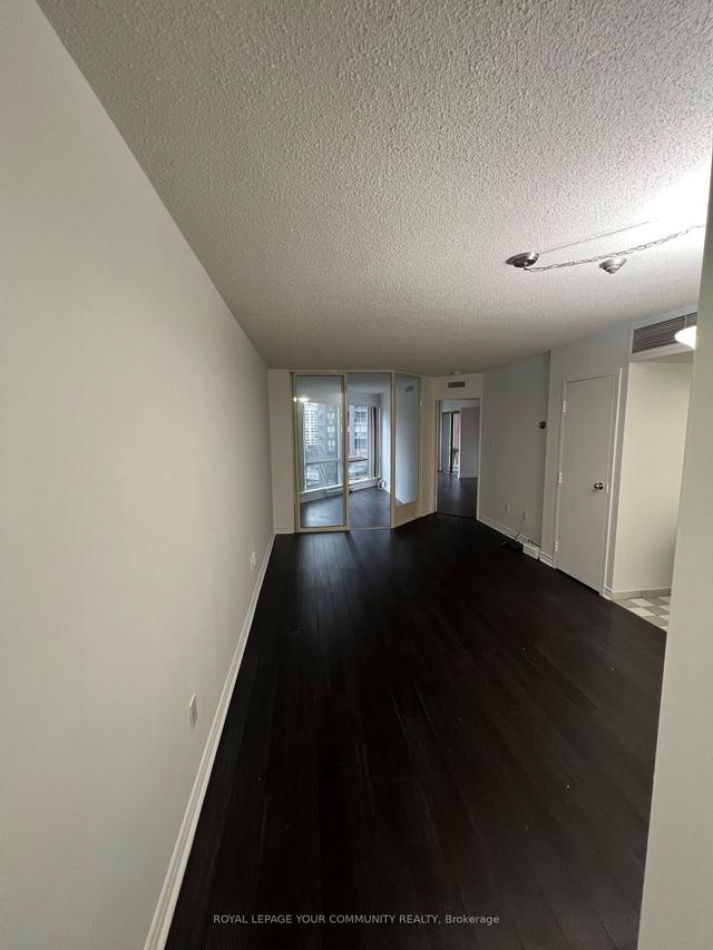 1008 - 1001 Bay St, Condo with 1 bedrooms, 1 bathrooms and 0 parking in Toronto ON | Image 6