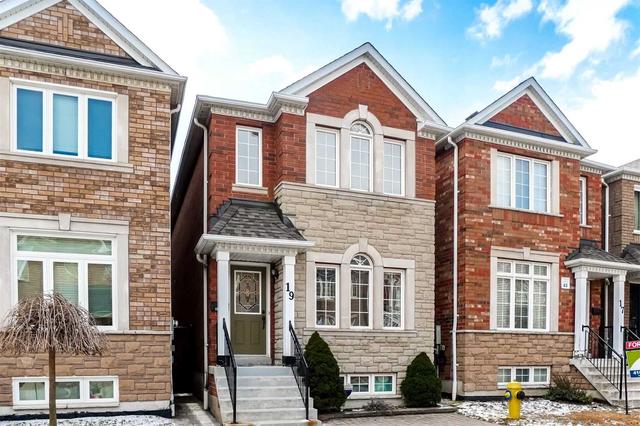 19 Estoril Terr, House detached with 3 bedrooms, 4 bathrooms and 2 parking in Toronto ON | Card Image
