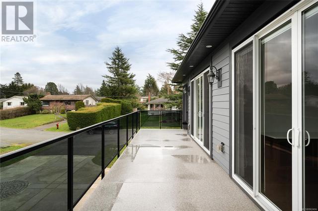 4580 Bonnieview Pl, House detached with 9 bedrooms, 8 bathrooms and 5 parking in Saanich BC | Image 13