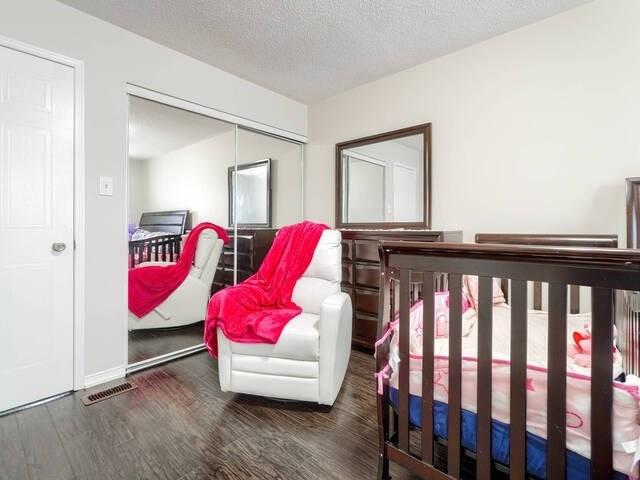 64 Brisbane Crt, Townhouse with 3 bedrooms, 3 bathrooms and 2 parking in Brampton ON | Image 14