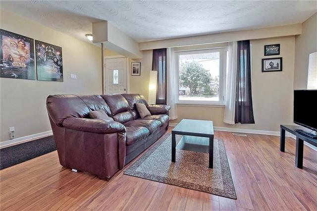 7 Isherwood Court, House detached with 5 bedrooms, 2 bathrooms and 2 parking in Mississauga ON | Image 5