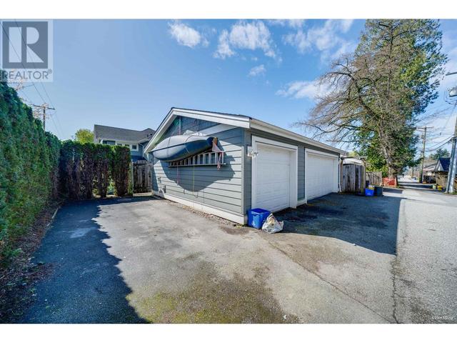 1819 St. Andrews Avenue, House detached with 5 bedrooms, 4 bathrooms and 2 parking in North Vancouver BC | Image 33