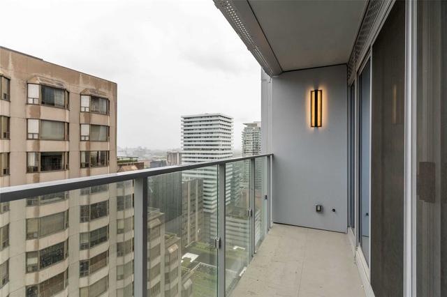 2702 - 200 Cumberland St, Condo with 2 bedrooms, 3 bathrooms and 1 parking in Toronto ON | Image 21