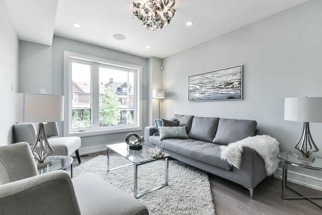 868 Shaw St, House semidetached with 3 bedrooms, 5 bathrooms and 2 parking in Toronto ON | Image 2