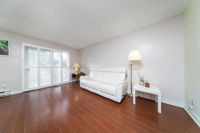 88 Porterfield Cres, Townhouse with 3 bedrooms, 2 bathrooms and 2 parking in Markham ON | Image 27