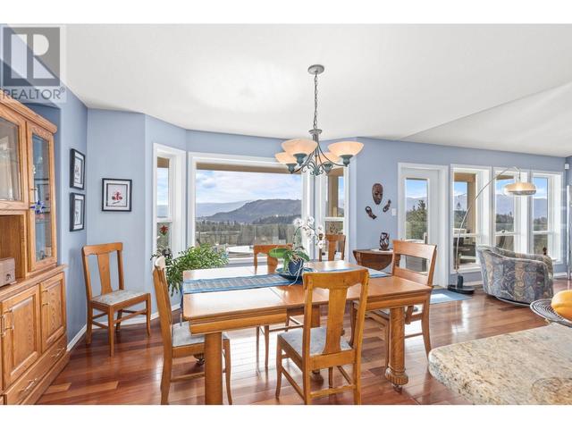 2264 Shannon Hills Drive, House detached with 3 bedrooms, 3 bathrooms and 4 parking in West Kelowna BC | Image 7
