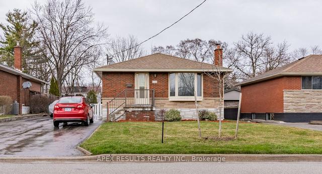 1141 Stanley Dr, House detached with 3 bedrooms, 1 bathrooms and 8 parking in Burlington ON | Image 1