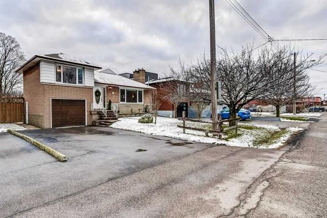 5 Saybrook Ave, House detached with 3 bedrooms, 3 bathrooms and 4 parking in Toronto ON | Image 23