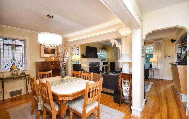 89 Avondale Ave, House detached with 2 bedrooms, 2 bathrooms and 7 parking in Toronto ON | Image 5