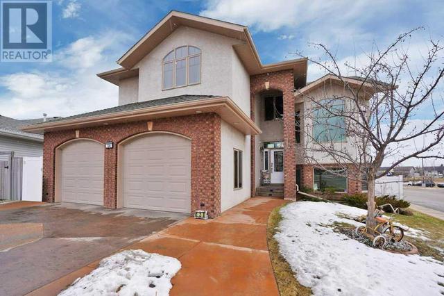 128 Irving Crescent, House detached with 4 bedrooms, 3 bathrooms and 2 parking in Red Deer AB | Image 1