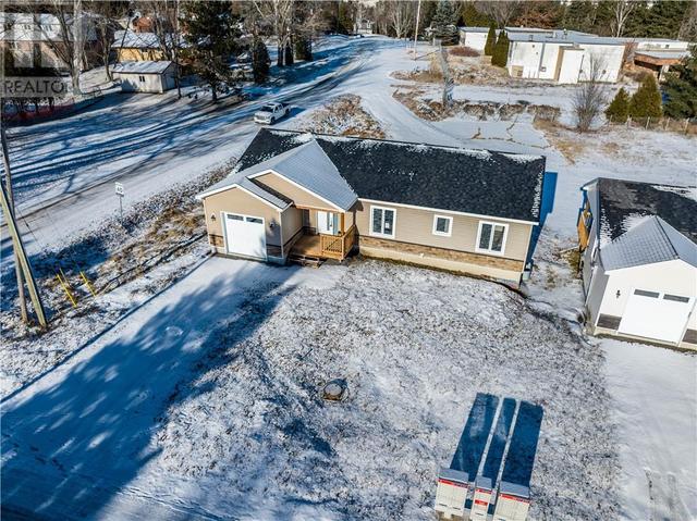 140 Patricia Street, House detached with 3 bedrooms, 2 bathrooms and null parking in Greater Sudbury ON | Image 2