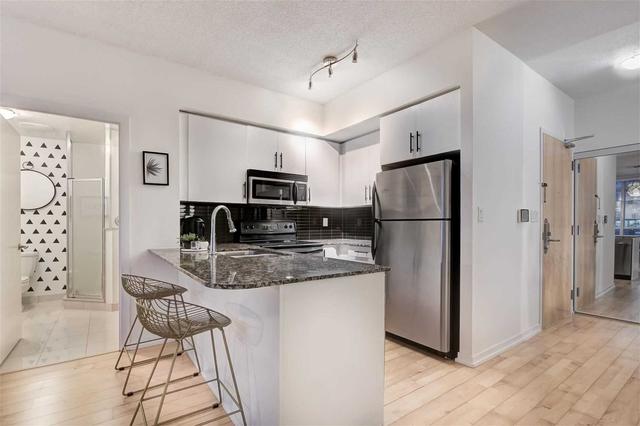 1701 - 65 Bremner Blvd, Condo with 2 bedrooms, 2 bathrooms and 1 parking in Toronto ON | Image 15