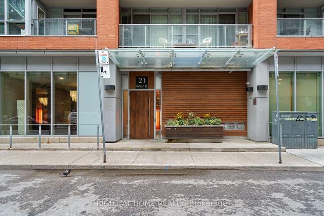 uph03 - 21 Nelson St, Condo with 1 bedrooms, 2 bathrooms and 2 parking in Toronto ON | Image 12