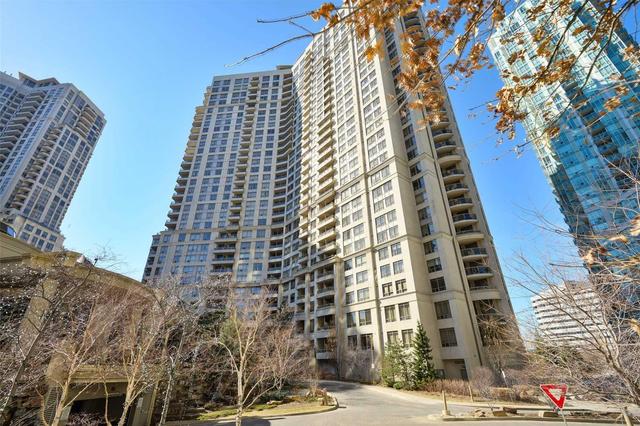 Gph 33 - 3888 Duke Of York Blvd, Condo with 3 bedrooms, 3 bathrooms and 3 parking in Mississauga ON | Image 1