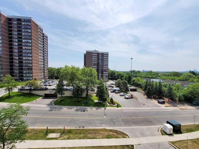 510 - 18 Valley Woods Rd, Condo with 1 bedrooms, 1 bathrooms and 1 parking in Toronto ON | Image 10