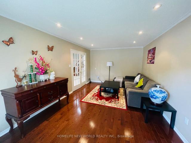 28 Glamorgan Crt, House detached with 4 bedrooms, 4 bathrooms and 6 parking in Markham ON | Image 7